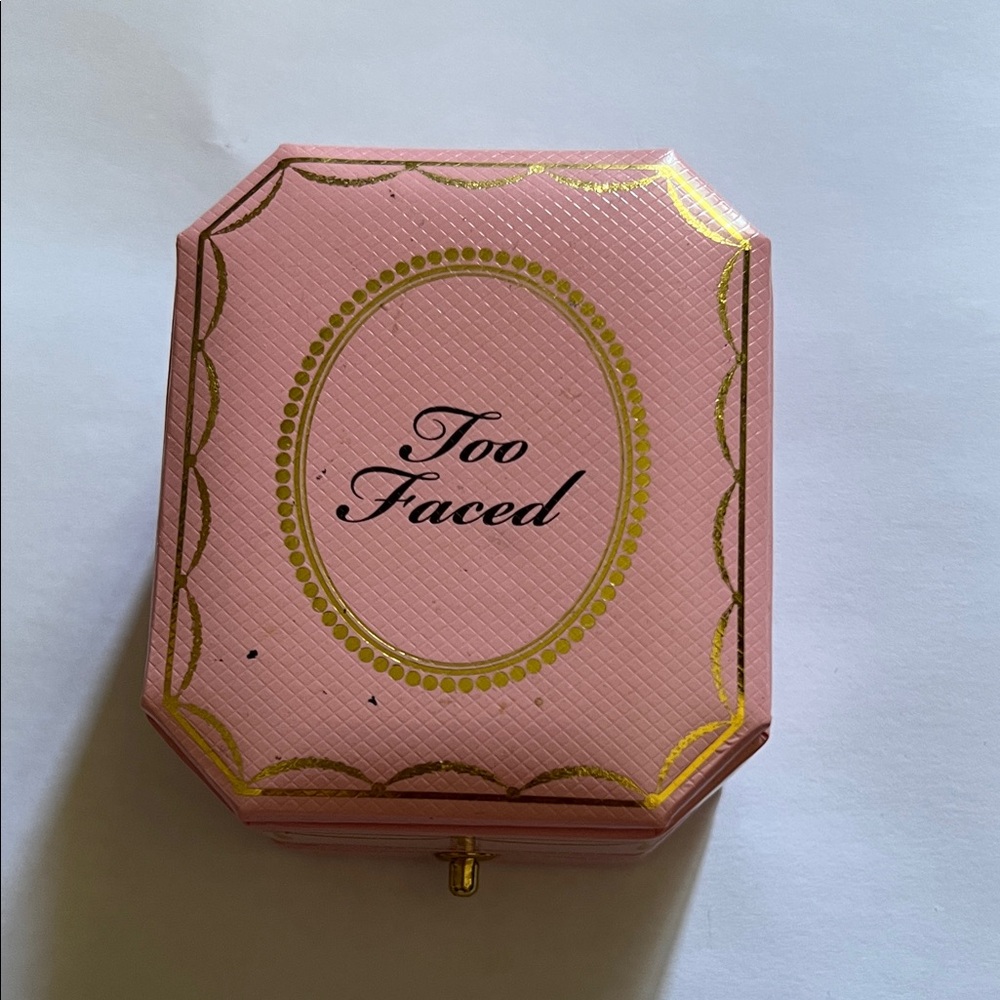 Too Faced Fancy Pink Diamond Highlighter